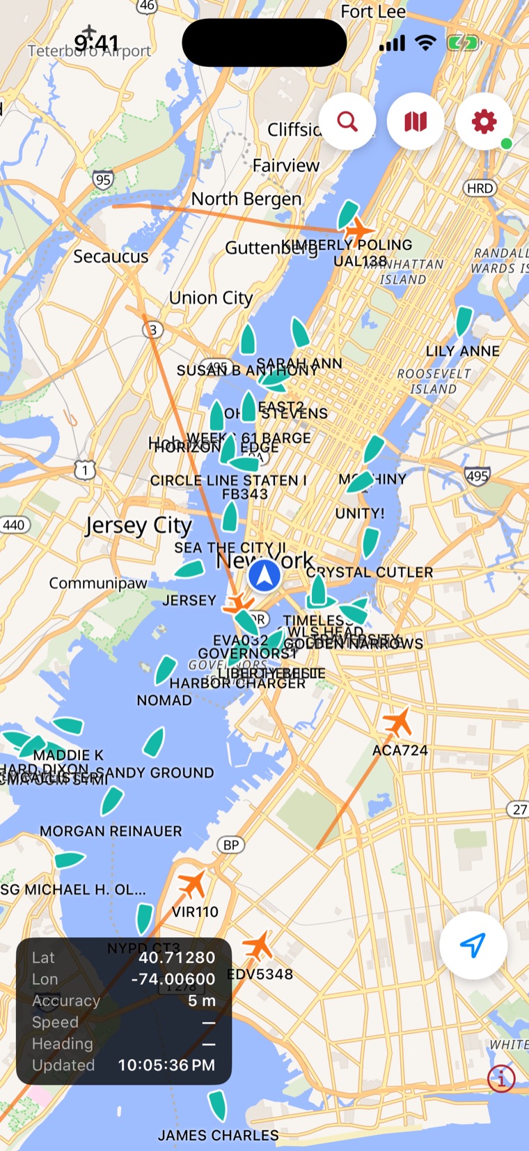 Cielos iOS app showing named vessels moving through New York Harbor